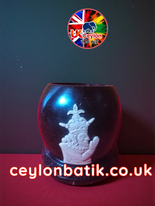 Royal Heritage Coconut Shell Table Décor – Sri Lankan King